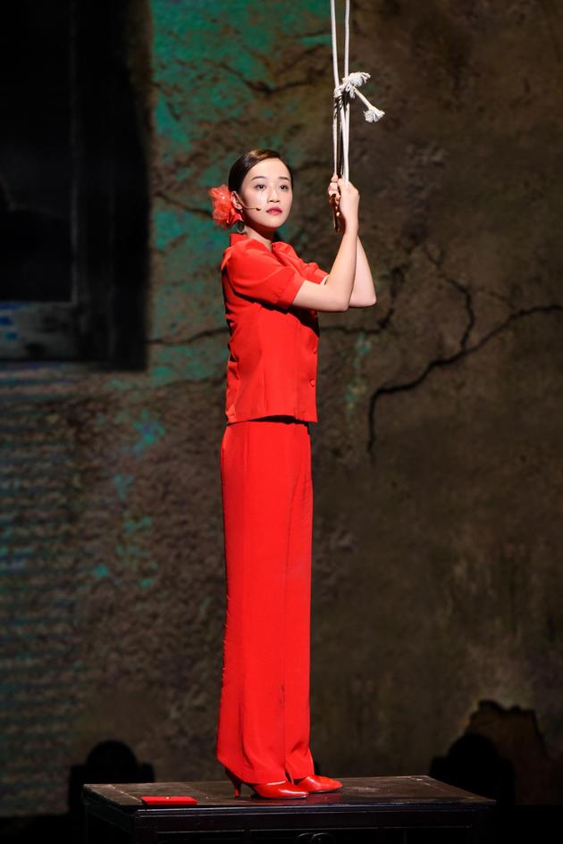 蓝盈莹戏中为爱殉情