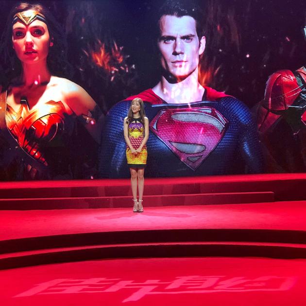 周玲安主持《佳片有约-超人钢铁之躯》