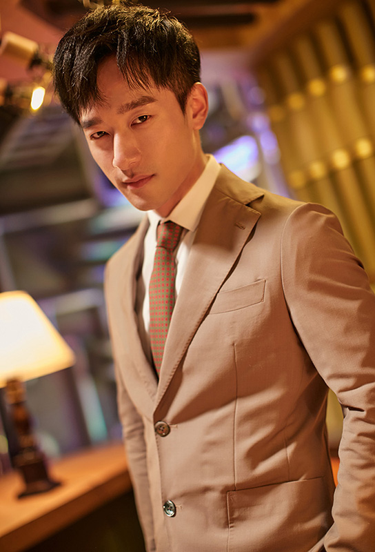 杨杨《极客智造》化身"科普帝" 主持技能满点