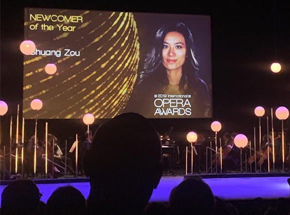 邹爽获歌剧奖提名