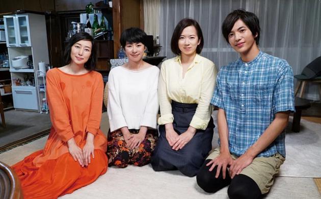 日剧《即使如此也要爱》演员，左起木村多江、西田尚美、和久井映见、至尊淳