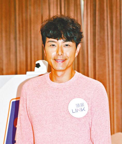 萧正楠结婚一年旅游庆祝 否认黄翠如怀孕:吃太多