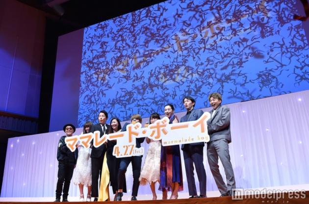 左起广木隆一导演、优希美青、谷原章介、中山美穗、吉沢亮、樱井日奈子、檀丽、筒井道隆、佐藤大树