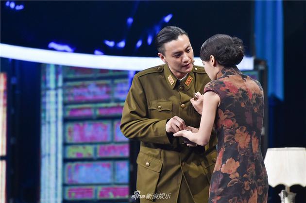 周一围在节目中搭档辛芷蕾演绎《风声》。