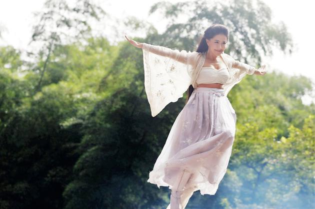 张暖雅诠释新版白娘子 《白蛇前传》3月26日上映_手机新浪网