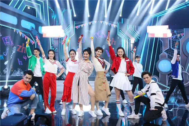 五位播音主持专业女生