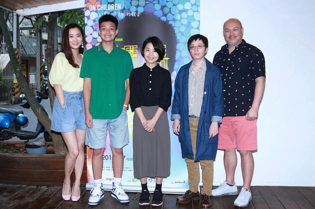 《妈妈的遥控器》单元导演与主创