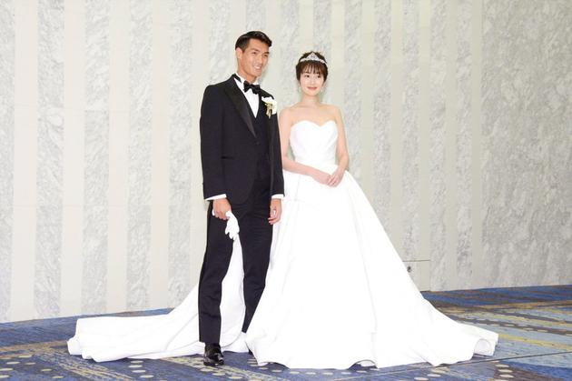高梨临与足球选手槙野智章举行婚礼看起来很幸福 日本明星资讯 娱乐资讯 上海在线