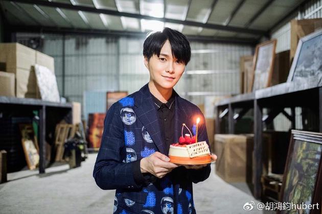 胡鸿钧在工作中度过了自己的29岁生日