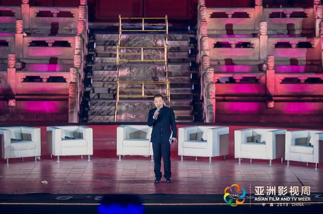 贾樟柯担任主持人