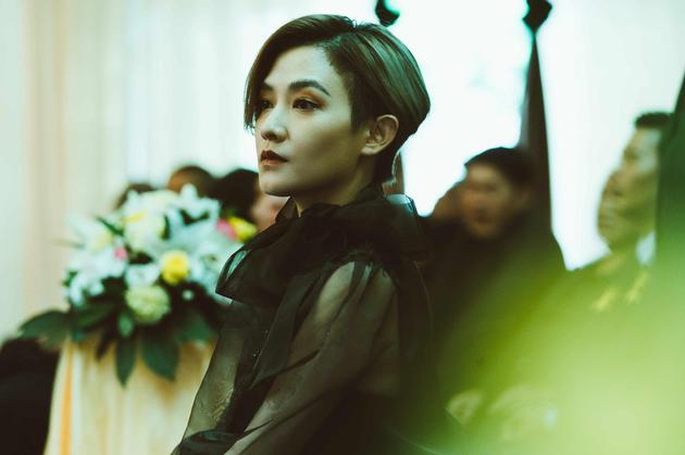 范晓萱剧中与黑道小弟王柏杰发生暧昧关系