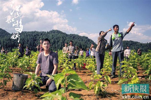 《江山如此多娇》罗晋当上“摩托书记” 敢闯敢干