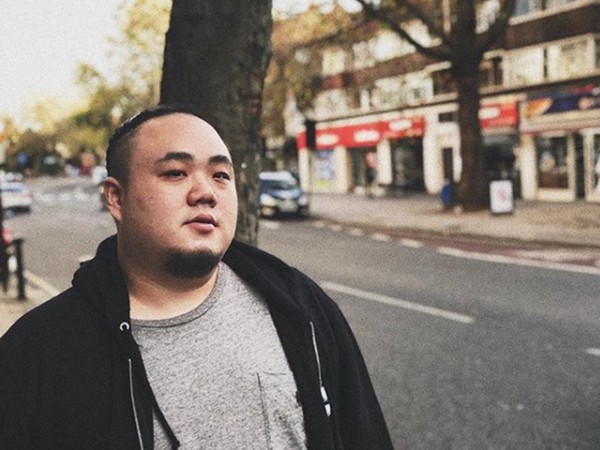 顽童大渊神秘女友曝光 大街十指紧扣甜蜜爆表