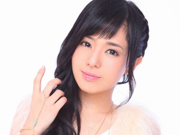 苍井空爱车遭恶意破坏 雨刷被掰弯气到爆粗口