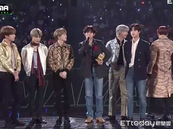 Qoo10最受欢迎男艺人奖： 防弹少年团