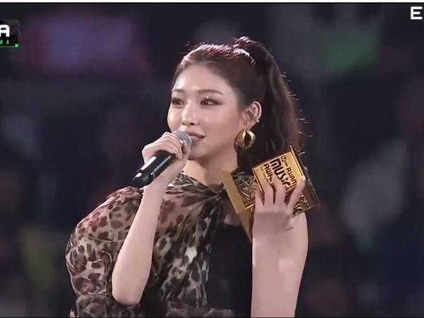 最佳女solo歌手奖：请夏