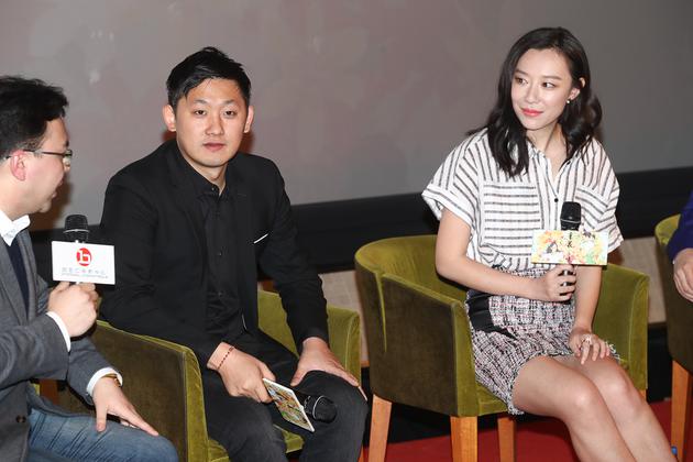 导演鹏飞、演员英泽