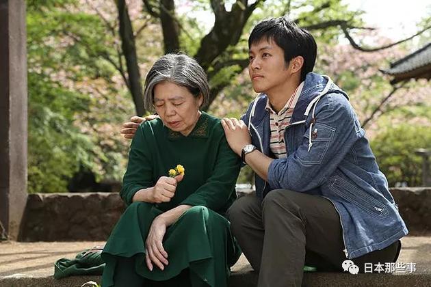 患癌13年依然活泼不羁树木希林真是个大娱乐家