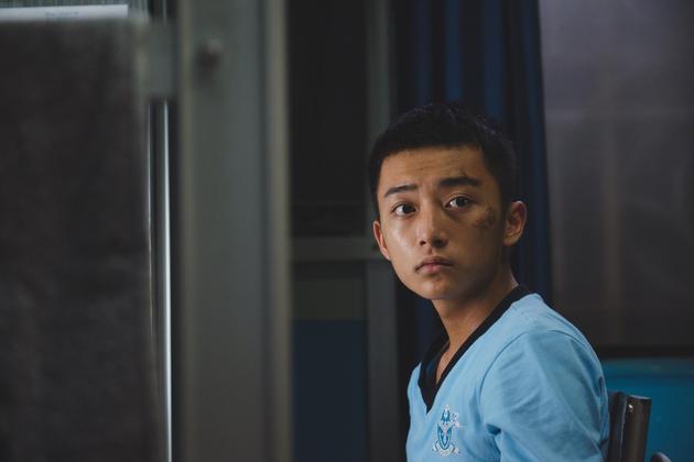 《蓝色项圈》男主角傅显捷