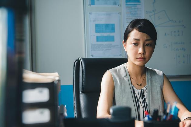 谢欣颖饰演眼中只有分数的老师