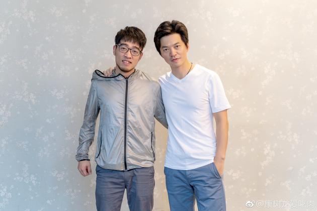李健康树龙合影