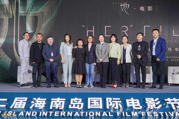 到场领导及嘉宾大合照 