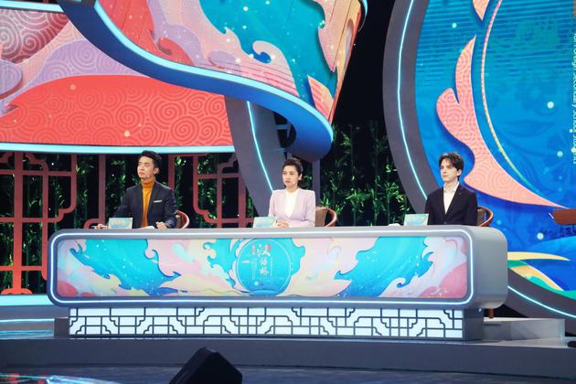 “汉语桥”评委(从左往右:路伦一、乐琦、大卫)