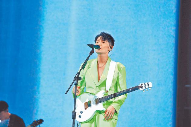 李荣浩将在浙江卫视「美好有你」跨年晚会演出。(资料照片)