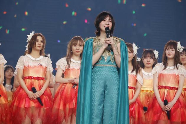 松井珠理奈毕业演唱会途中剪发为粉丝制造惊喜 松井珠理奈 演唱会 新浪娱乐 新浪网