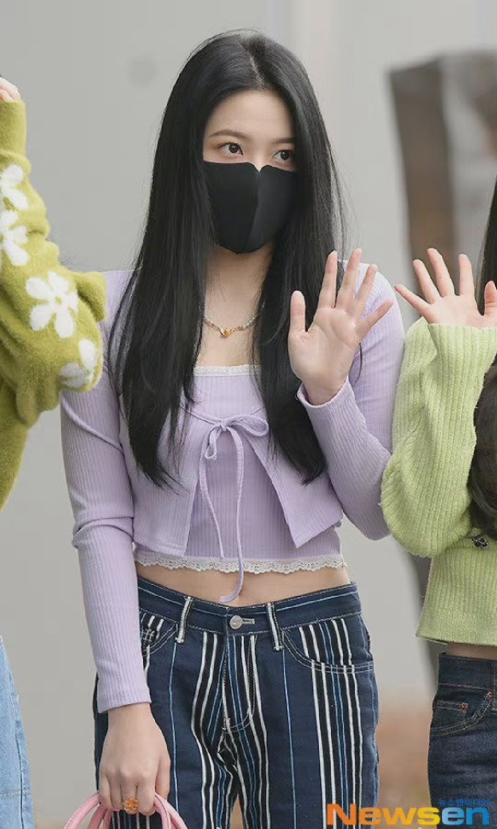 組圖：Red Velvet電臺上班圖 裴珠泫金藝琳「無效比心」