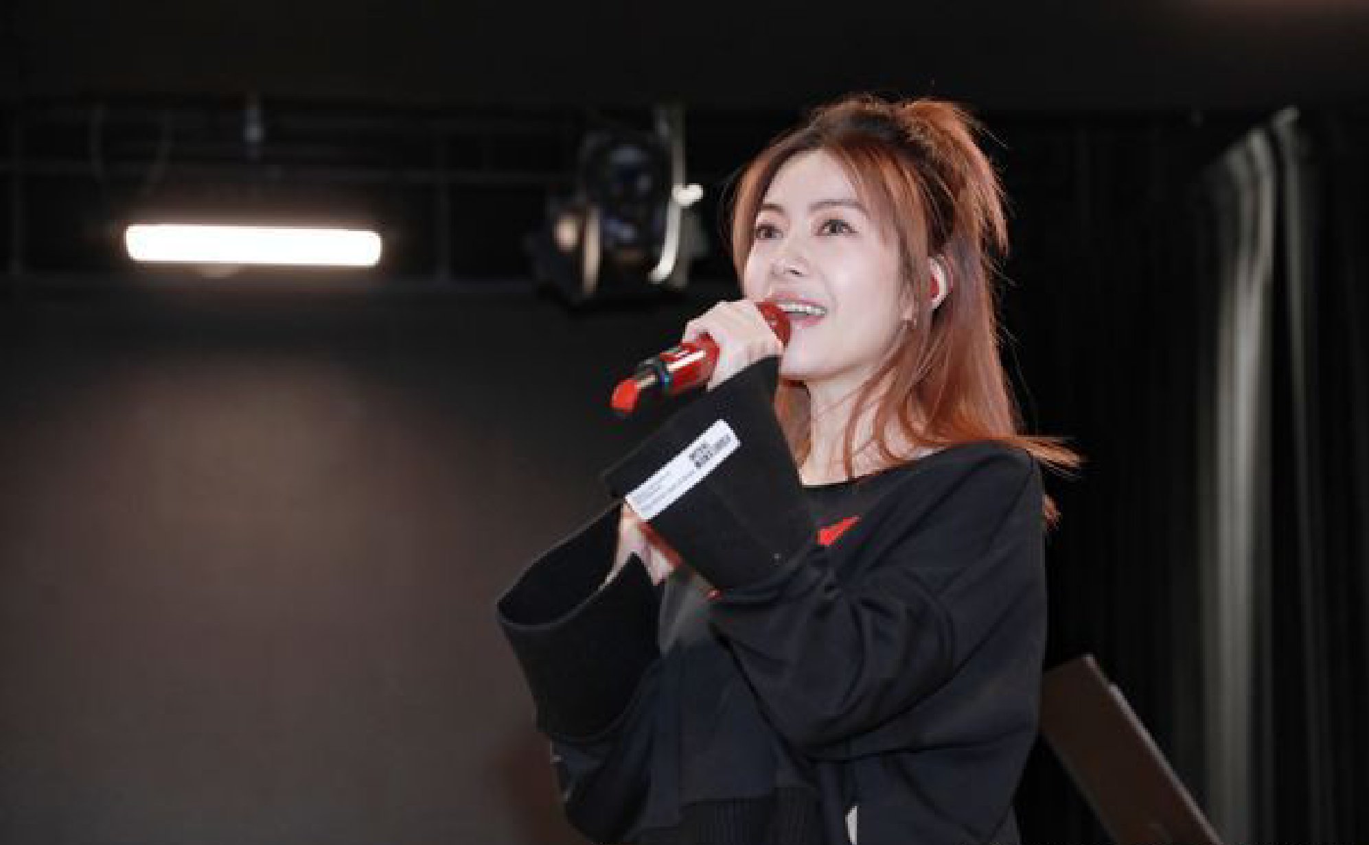 徐怀钰回应拒绝浪姐复活赛 不担心演唱会门票销售封面图