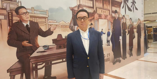 要不咱们小酌一杯？特朗普为了查尔斯三世取消威士忌关税