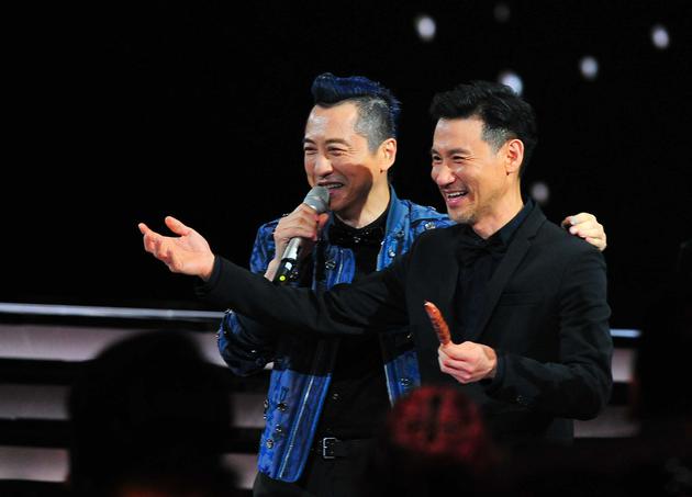 2015年第26届金曲奖张学友吃香肠
