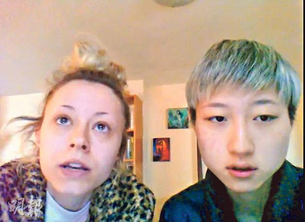 吴卓林(右)跟女友andi(左)前往加拿大生活.