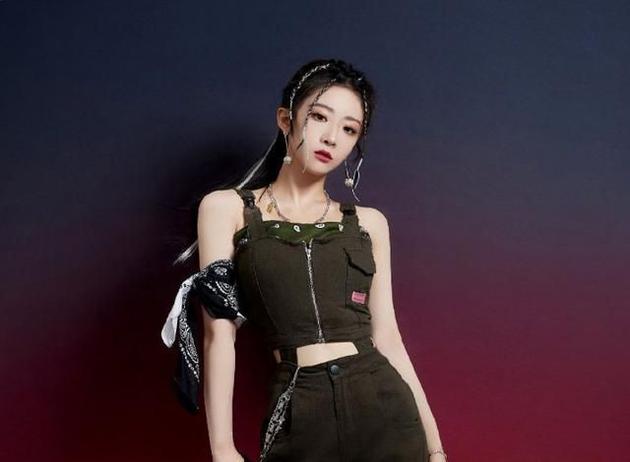 喻言发文为过去言行道歉:接受批评 会谨言慎行