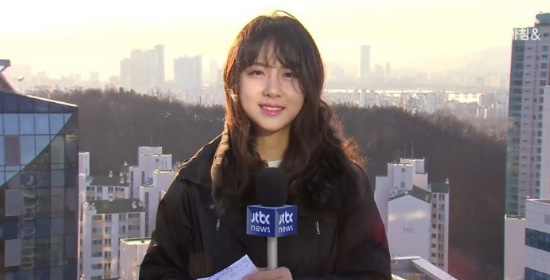 韩国女主持金敏娥（JTBC电视台）