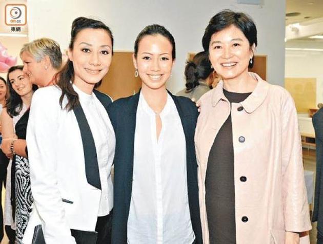 张天爱（左起）、邢嘉倩、林青霞三人相处融洽