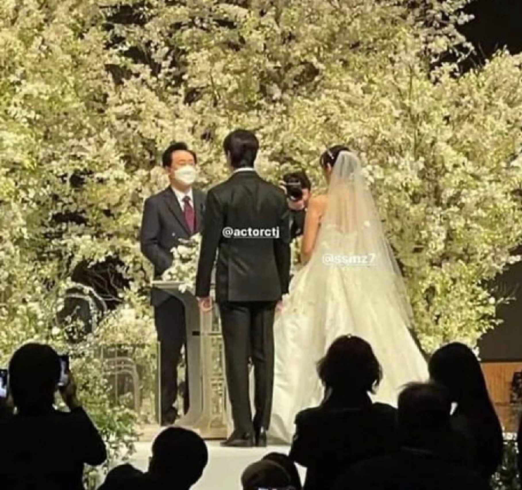 組圖：樸信惠崔泰俊婚禮現場 李洪基都暻秀Crush唱歌送祝福