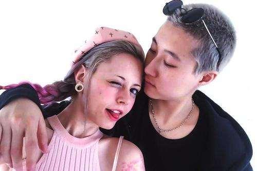 吴卓林与妻子Andi