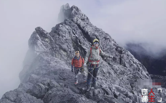 窦骁攀登查亚峰