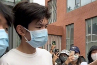 王源贺峻霖现身同一录音室 被猜测一起合作新歌