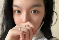 李咏女儿法图麦分享最新美照 秀纤细腰身马甲线抢眼