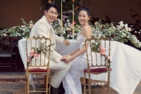 好甜!孙艺珍晒新婚纱照庆与玄彬举行婚礼一周年