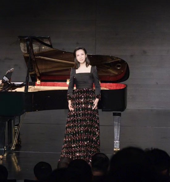 我把闲置房子给亲妹住，带娃回去过年，她竟收我300一晚房租