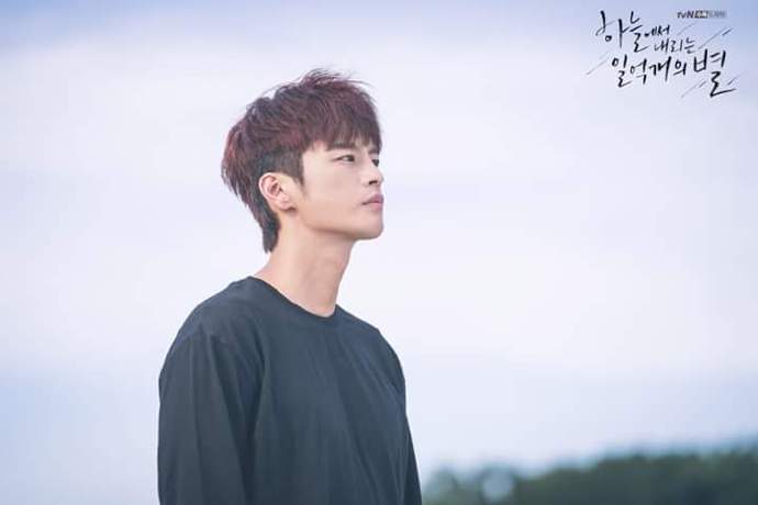 从天而降的一亿颗星星资料页_娱乐资料库_新浪娱乐_新浪网