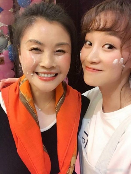 蓝盈莹晒妈妈多年前写给自己的信 网友表示看破防