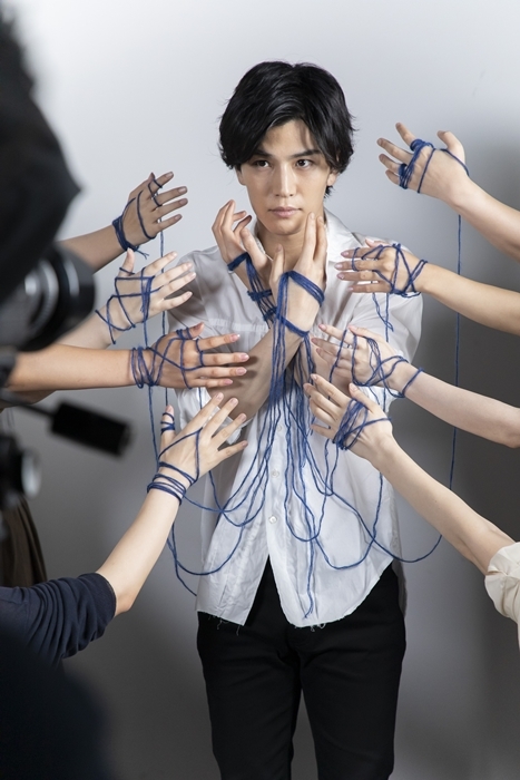 岩田刚典第三部写真集《Spin》