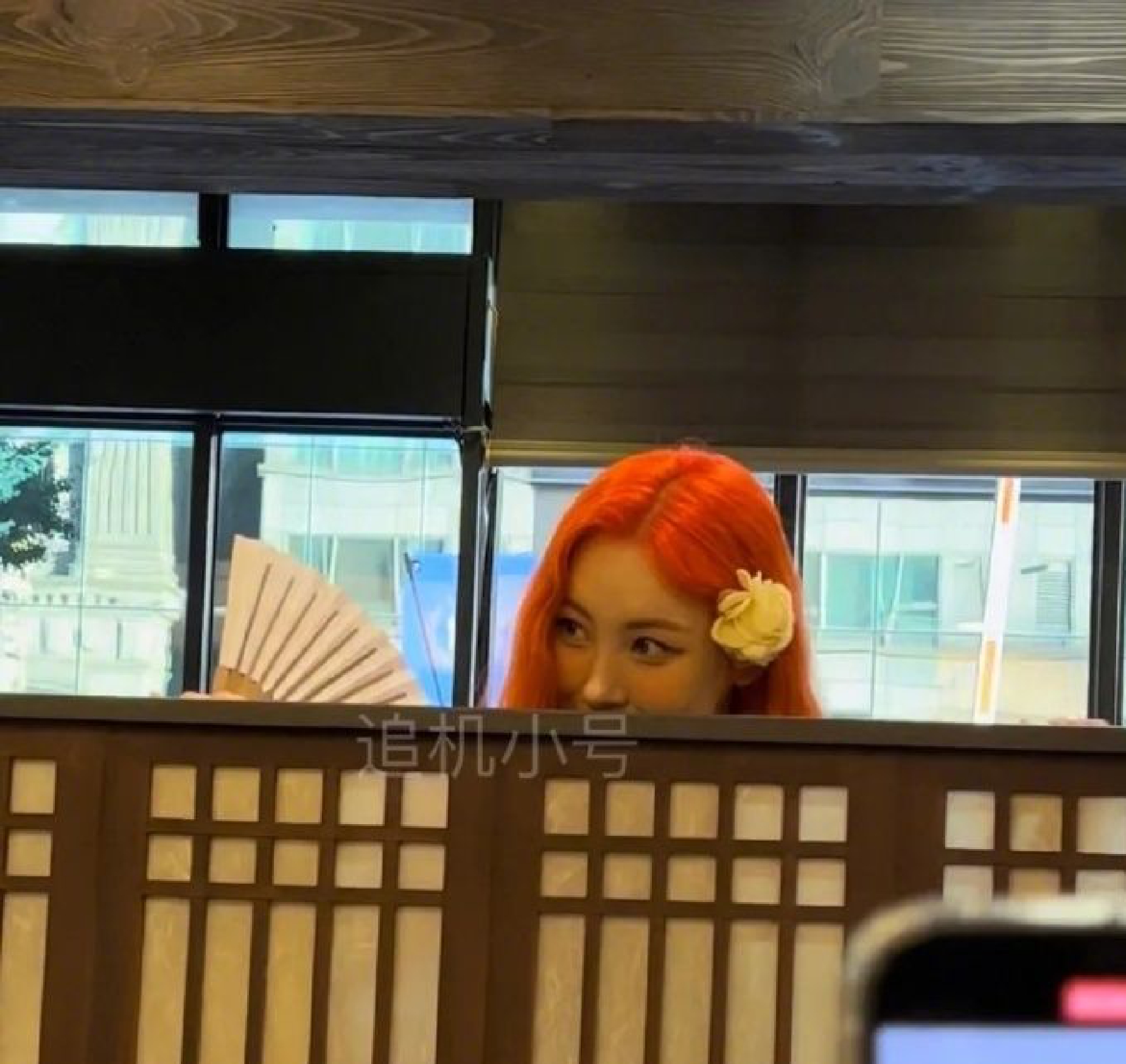 組圖：人美心善！宣美請粉絲喝參雞湯 為歌迷比心表演新歌