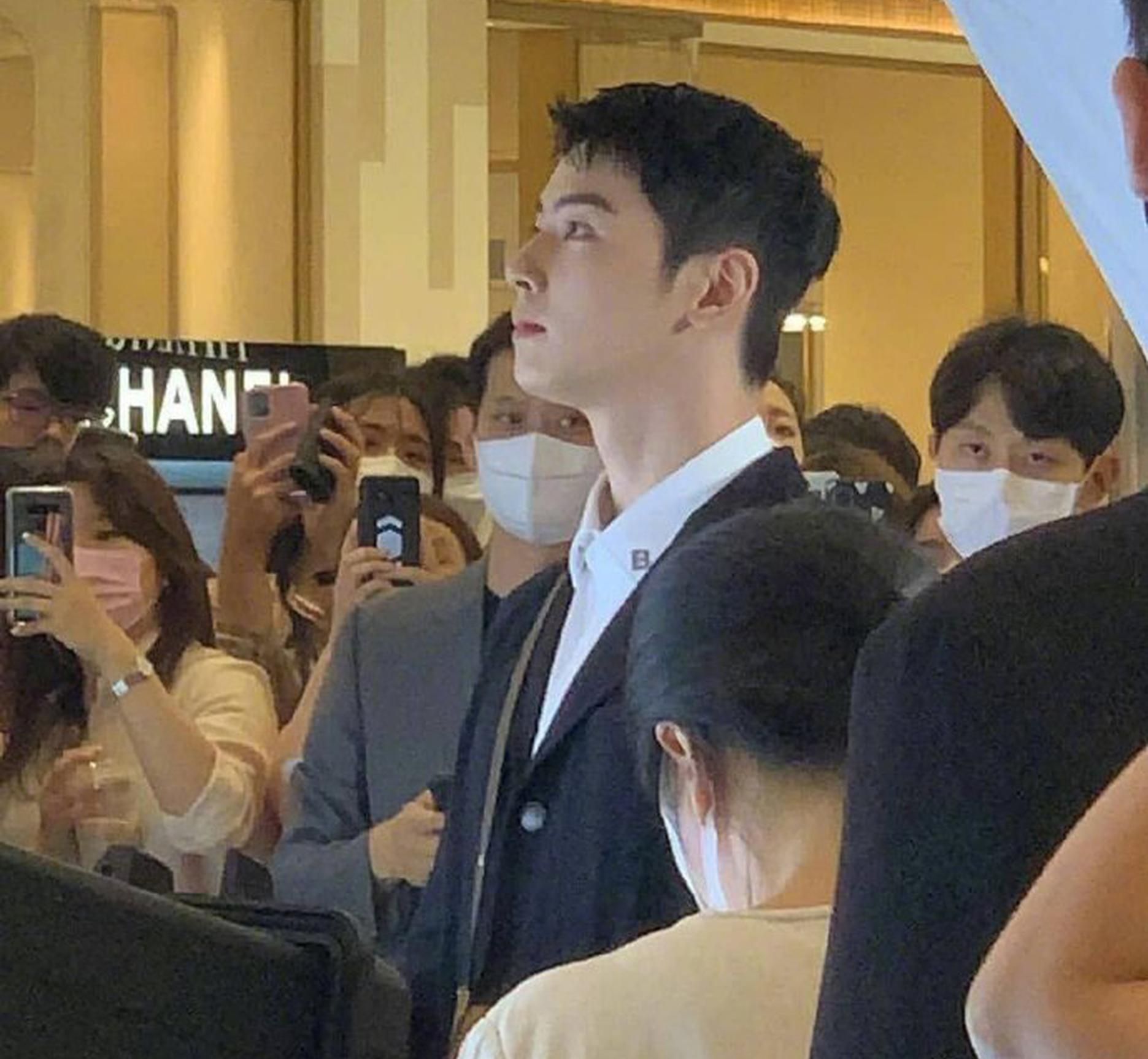 组图：胖了？车银优最新活动生图曝光 脸变圆润略发福