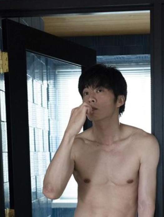 田中圭拍摄《anan》SEX特辑展现男性肉体之美_手机新浪网